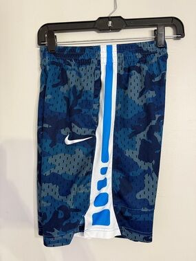 Nike Boys Dri Fit Blue Shorts Size medium